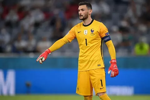 لوريس يمدد عقده مع لوس أنجلوس حتى 2026